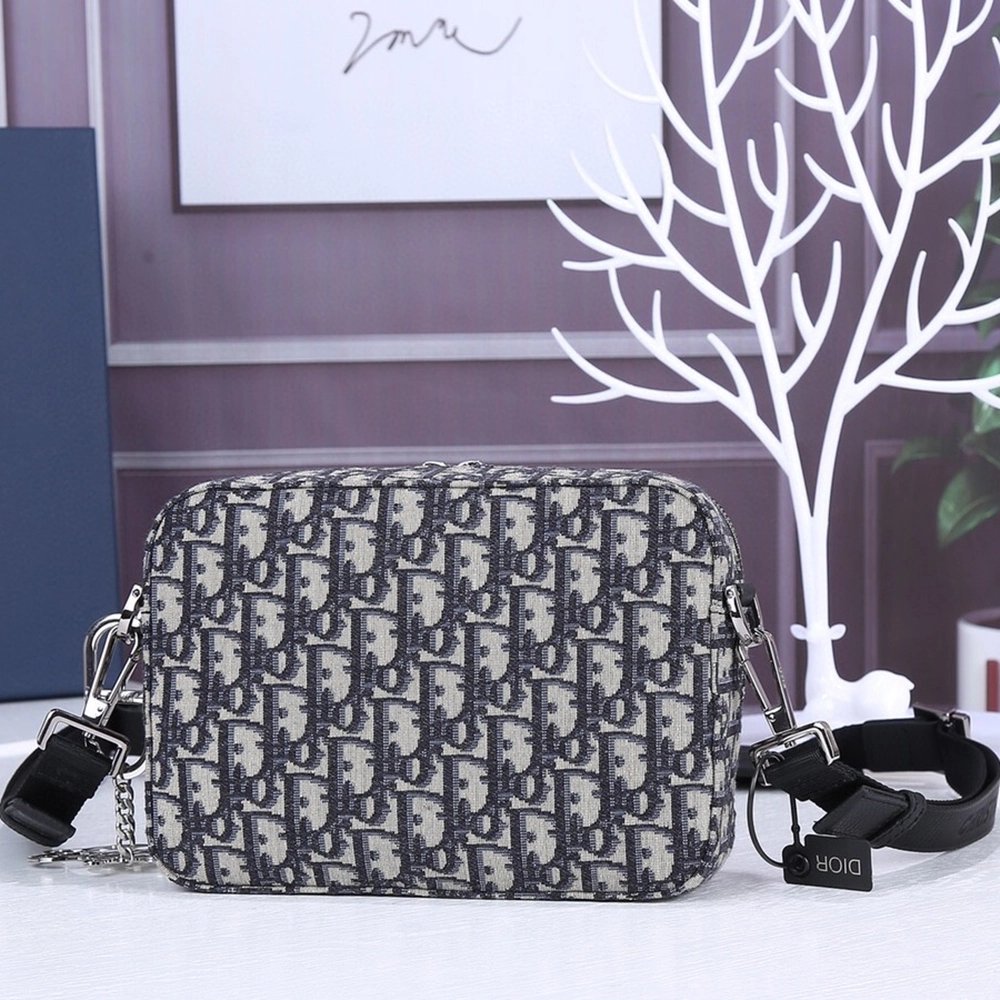 Christian Dior Bags H27E 22X15X6cm