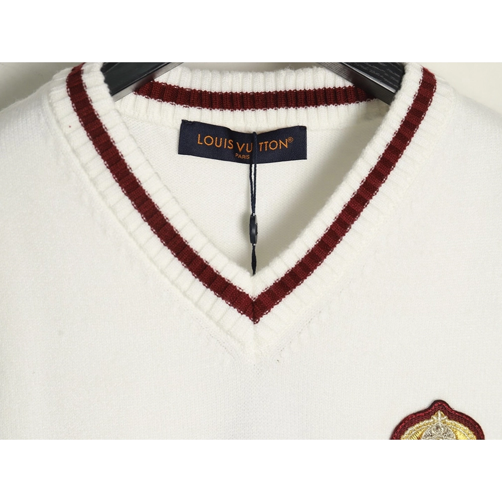 Louis Vuitton badge contrast lettering embroidered knitted vest,Chanel