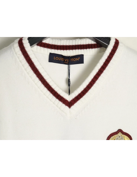 Louis Vuitton badge contrast lettering embroidered knitted vest,Chanel