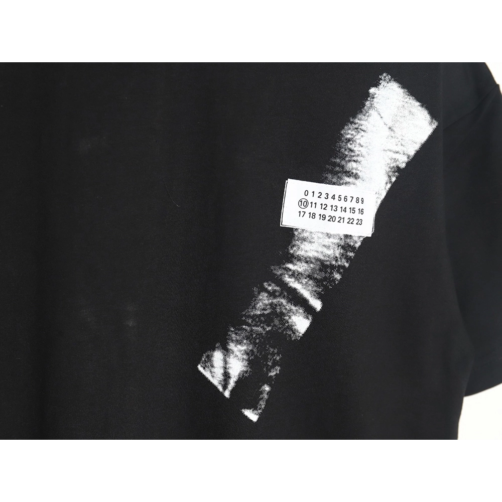 Maison Margiela Badge Print Short Sleeve TShirt,Maison Margiela T Shirt,Tshirt,Hiqh quality low price,free shipping