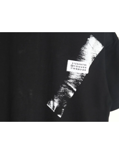 Maison Margiela Badge Print Short Sleeve TShirt,Maison Margiela T Shirt,Tshirt,Hiqh quality low price,free shipping