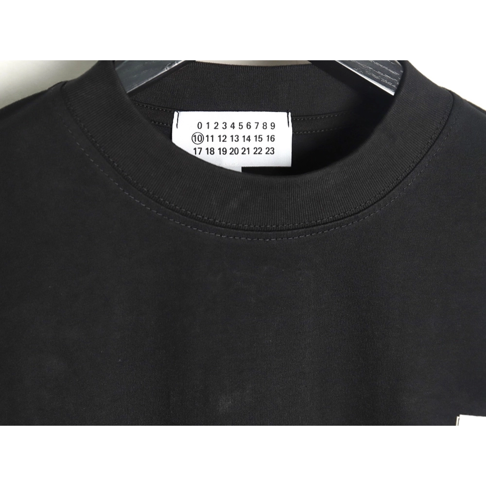 Maison Margiela Badge Print Short Sleeve TShirt,Maison Margiela T Shirt,Tshirt,Hiqh quality low price,free shipping
