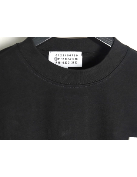 Maison Margiela Badge Print Short Sleeve TShirt,Maison Margiela T Shirt,Tshirt,Hiqh quality low price,free shipping