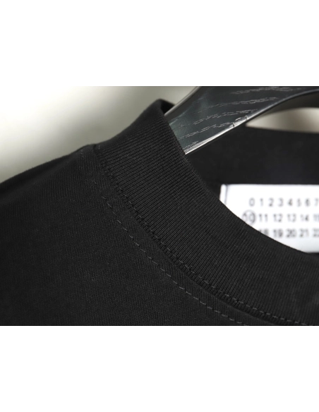 Maison Margiela Badge Print Short Sleeve TShirt,Maison Margiela T Shirt,Tshirt,Hiqh quality low price,free shipping