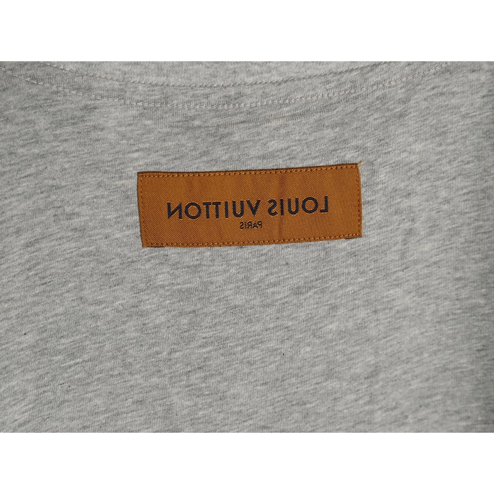 Louis Vuitton small embroidery Logo shortsleeved Tshirt,Louis Vuitton T Shirt,Tshirt,Hiqh quality low price,free shipping