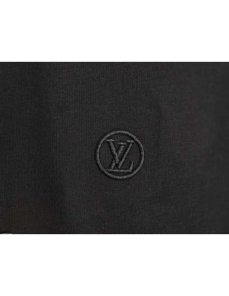 Louis Vuitton small embroidery Logo shortsleeved Tshirt,Louis Vuitton T Shirt,Tshirt,Hiqh quality low price,free shipping