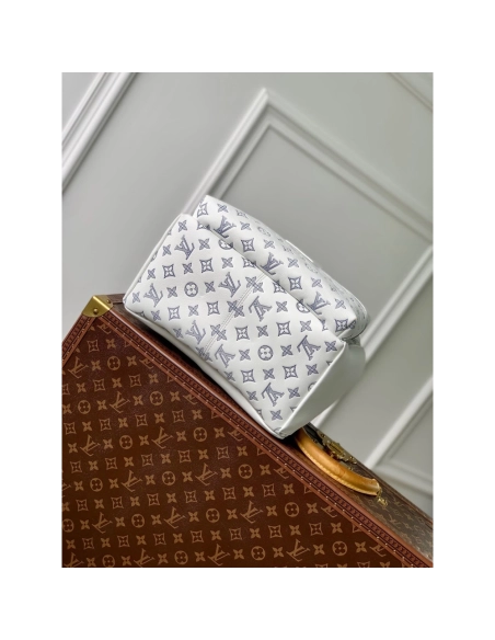 Louis Vuitton Discovery Backpack M24760 29*38*20cm,Louis Vuitton Bags