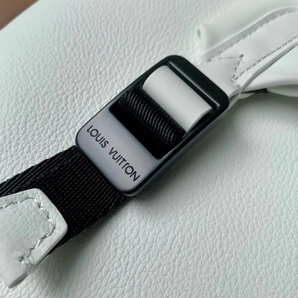 Louis Vuitton Discovery Backpack M24760 29*38*20cm,Louis Vuitton Bags