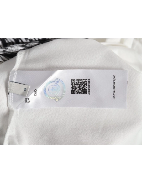 Moncler pixel blurred logo print short sleeves,Moncler