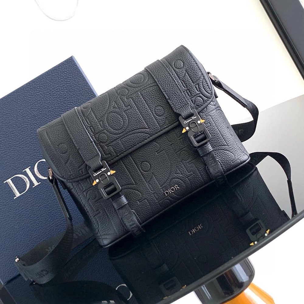Dior Dior Hit the Road Messenger Bags 333LLG 24*18*8cm,Christian Dior Bags