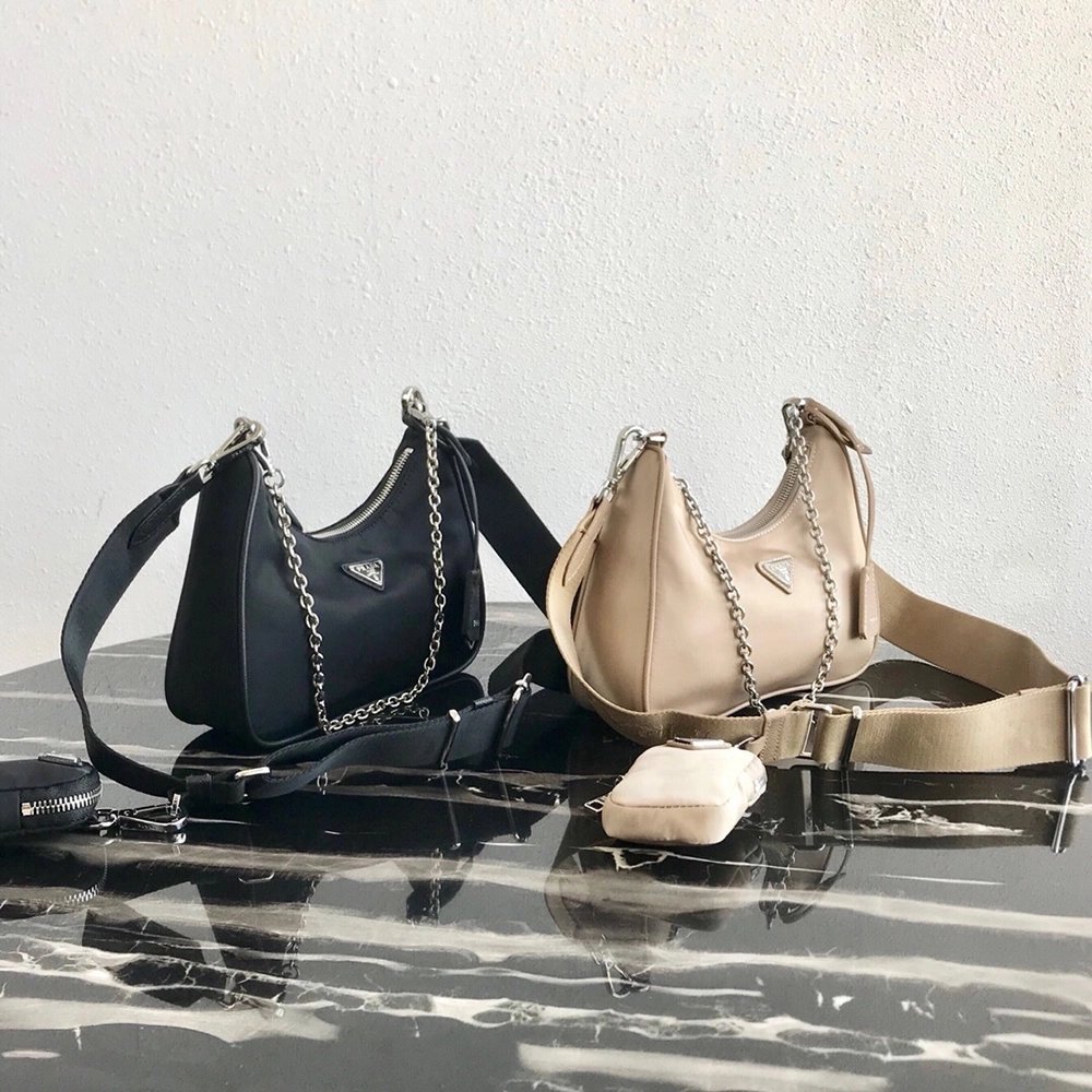 Prada Bags P83890 22X12X6cm