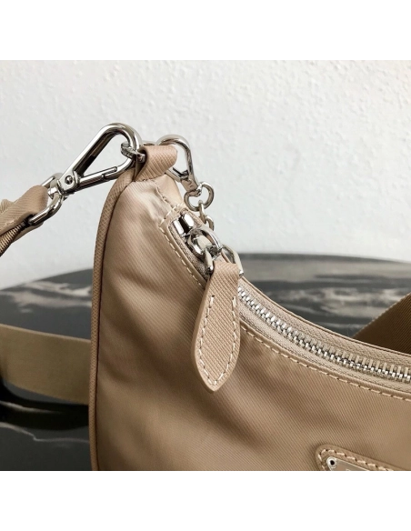 Prada Bags P83890 22X12X6cm