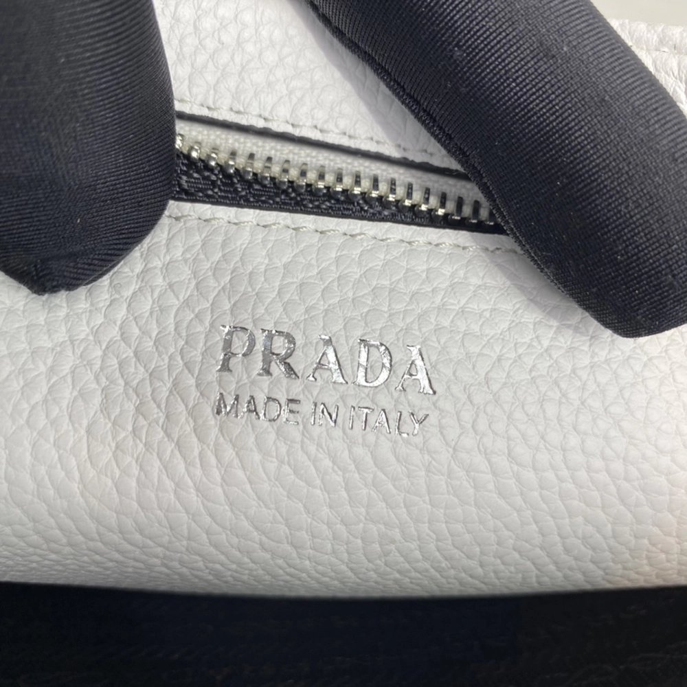 Prada Bags 1BH082 22X14X8cm