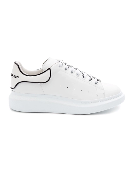 Alexander McQueen Oversized Sneaker in White black,ALEXANDER MCQUEEN