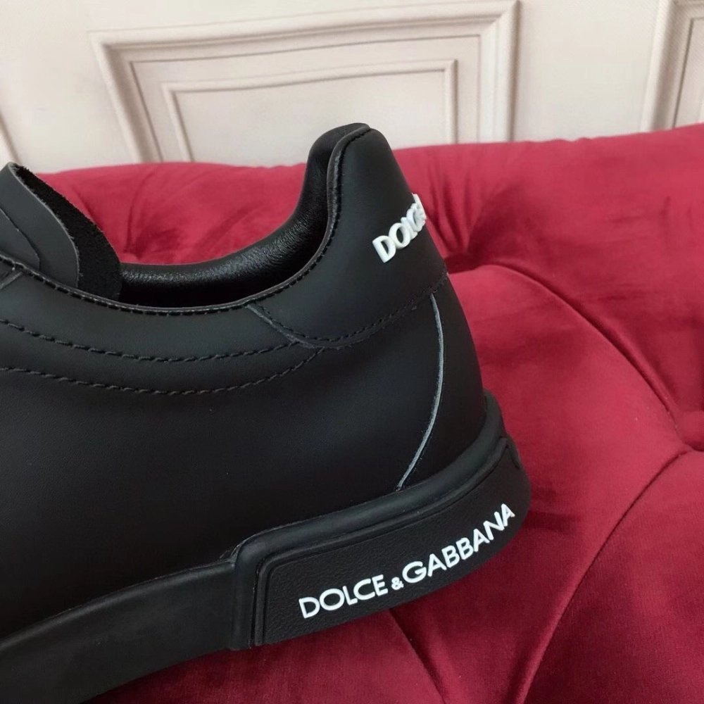 Dolce Gabbana Womens Portofino Sneakers In Black Leather