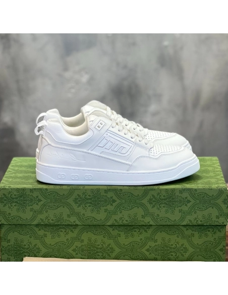 FashionStatement,GUCCI,IconicStyle,ItalianCraftsmanship,LuxuryFootwear,SNEAKER