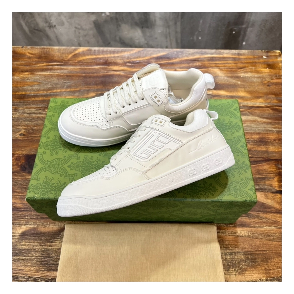 FashionStatement,GUCCI,IconicStyle,ItalianCraftsmanship,LuxuryFootwear,SNEAKER