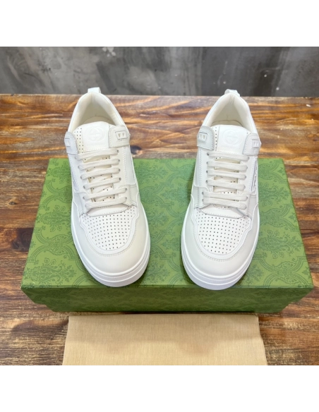 FashionStatement,GUCCI,IconicStyle,ItalianCraftsmanship,LuxuryFootwear,SNEAKER