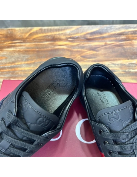 FashionStatement,GUCCI,IconicStyle,ItalianCraftsmanship,LuxuryFootwear,SNEAKER