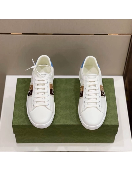 FashionStatement,GUCCI,IconicStyle,ItalianCraftsmanship,LuxuryFootwear,SNEAKER