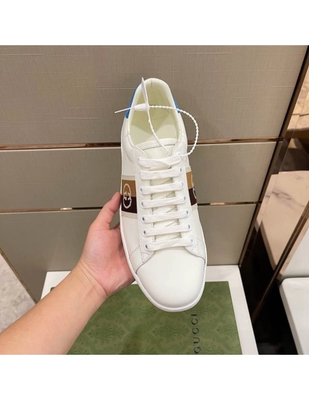 FashionStatement,GUCCI,IconicStyle,ItalianCraftsmanship,LuxuryFootwear,SNEAKER