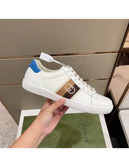 FashionStatement,GUCCI,IconicStyle,ItalianCraftsmanship,LuxuryFootwear,SNEAKER