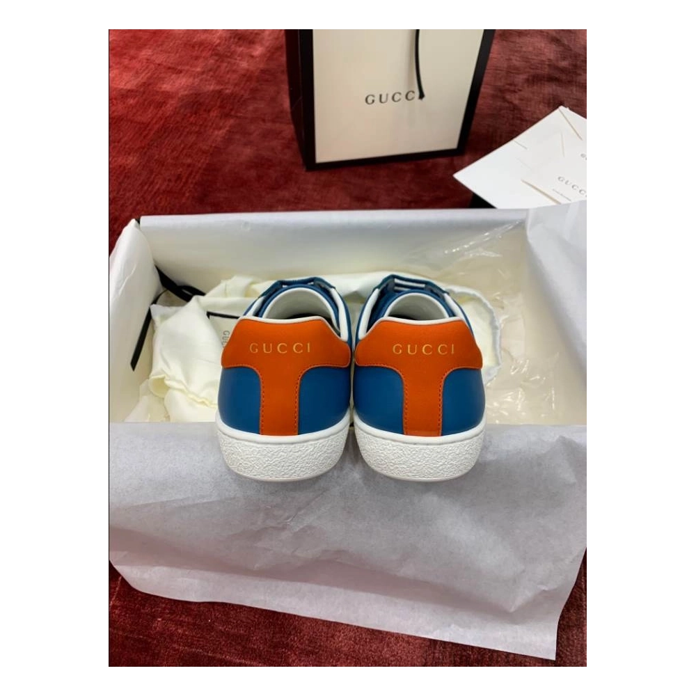 FashionStatement,GUCCI,IconicStyle,ItalianCraftsmanship,LuxuryFootwear,SNEAKER