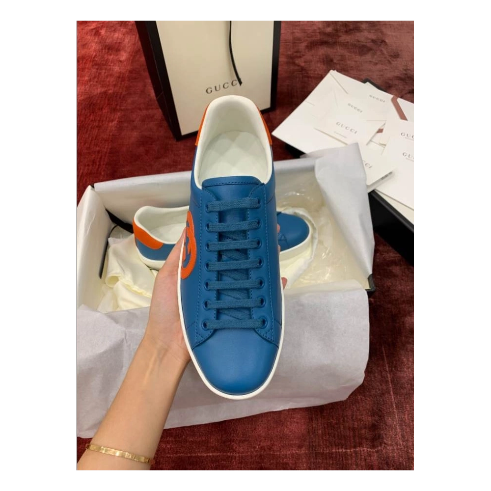 FashionStatement,GUCCI,IconicStyle,ItalianCraftsmanship,LuxuryFootwear,SNEAKER