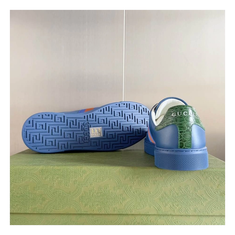 FashionStatement,GUCCI,IconicStyle,ItalianCraftsmanship,LuxuryFootwear,SNEAKER