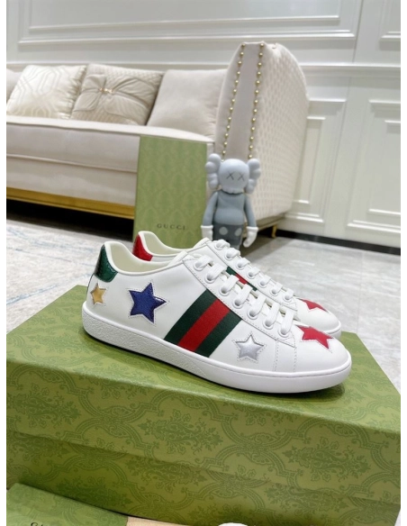 GUCCI,IconicStyle,ItalianCraftsmanship,LOW-TOP,LuxuryFootwear,SNEAKER