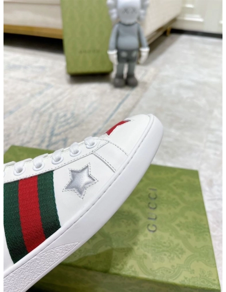 GUCCI,IconicStyle,ItalianCraftsmanship,LOW-TOP,LuxuryFootwear,SNEAKER