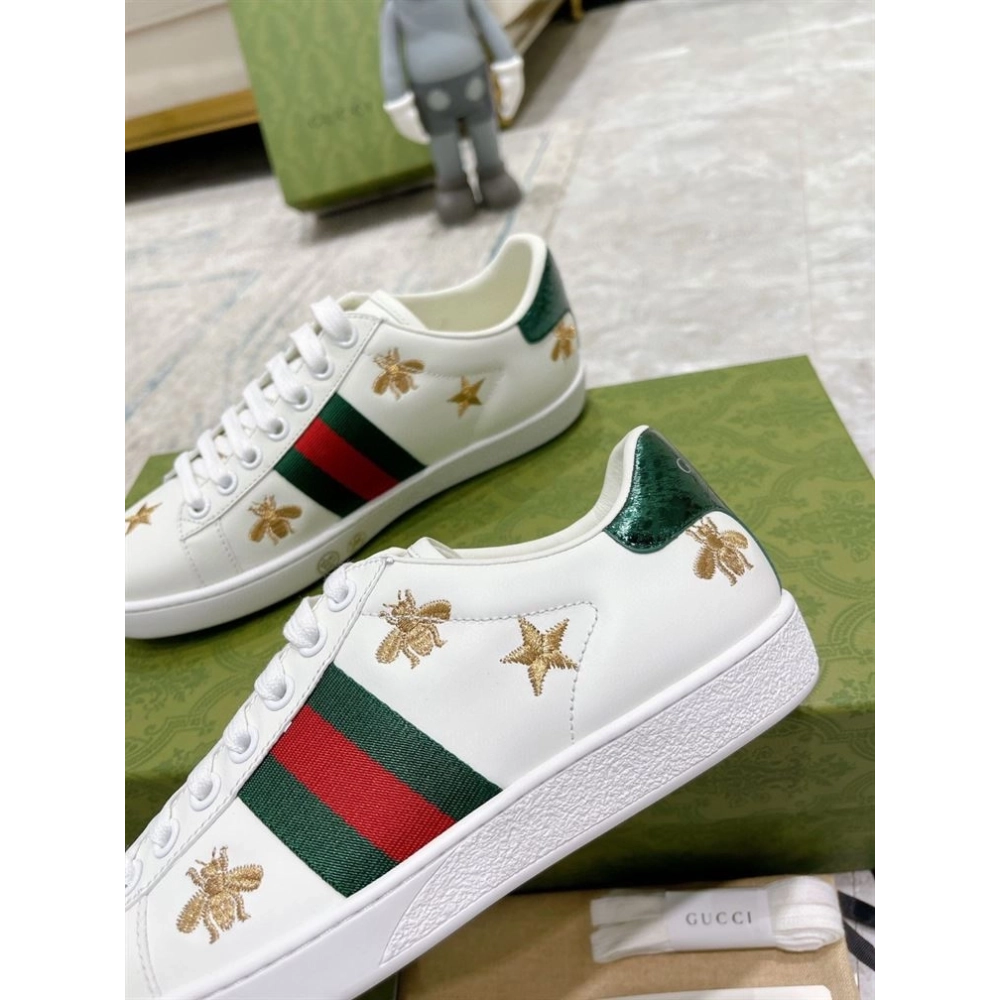 GUCCI,IconicStyle,ItalianCraftsmanship,LOW-TOP,LuxuryFootwear,SNEAKER