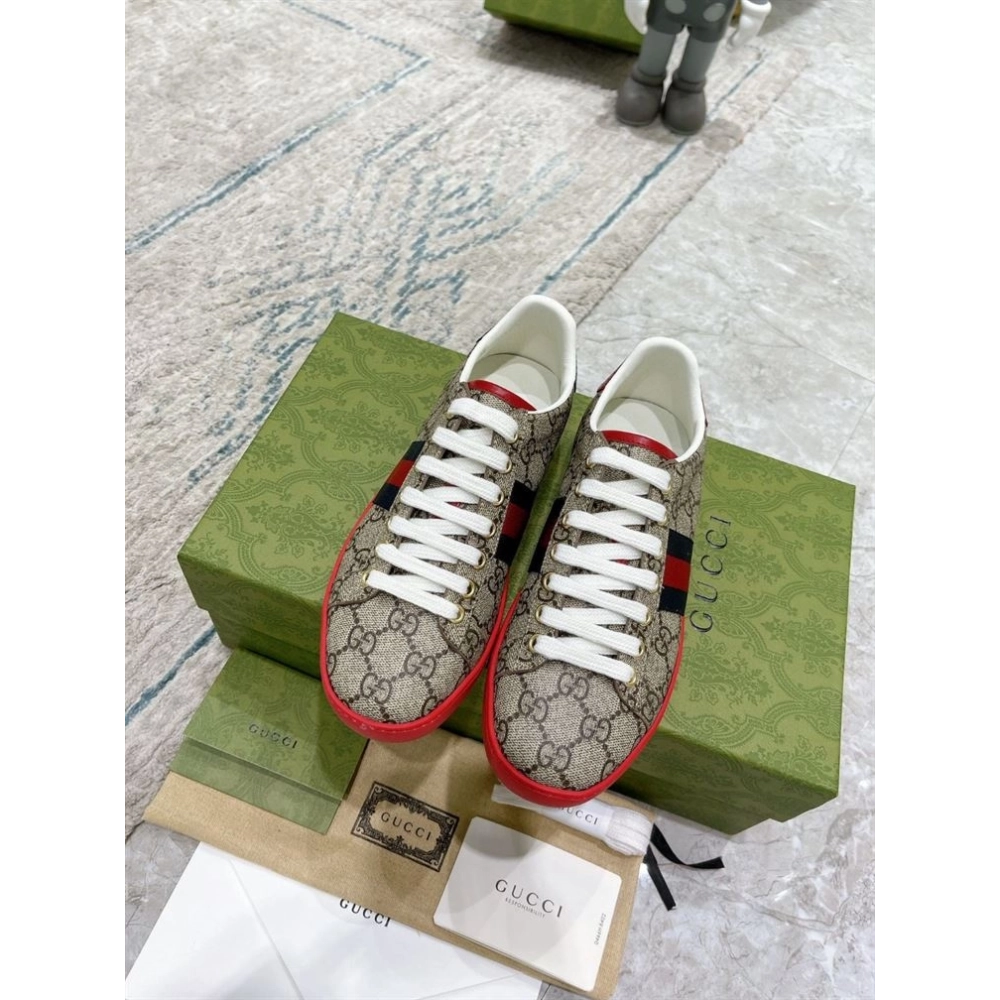 GUCCI,Lowtop,LuxuryFootwear,SNEAKER