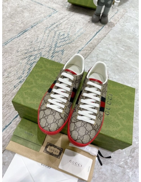 GUCCI,Lowtop,LuxuryFootwear,SNEAKER