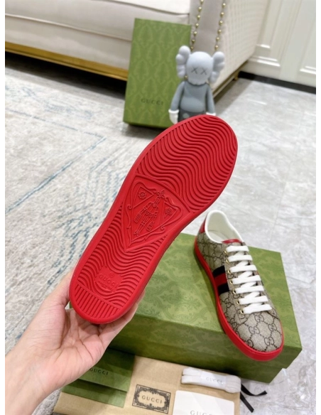 GUCCI,Lowtop,LuxuryFootwear,SNEAKER
