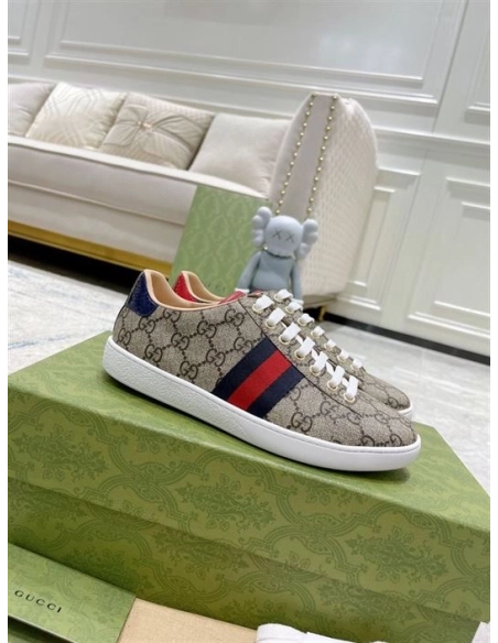 GUCCI,Lowtop,LuxuryFootwear,SNEAKER