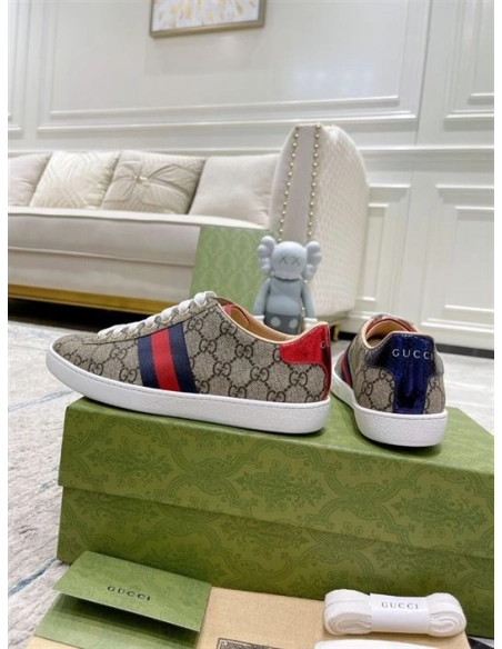 GUCCI,Lowtop,LuxuryFootwear,SNEAKER
