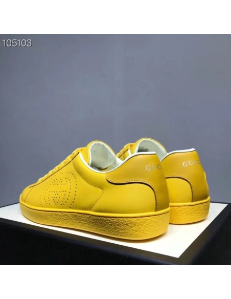 FashionStatement,GUCCI,IconicStyle,ItalianCraftsmanship,LuxuryFootwear,SNEAKER