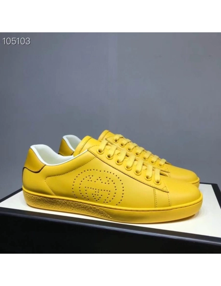FashionStatement,GUCCI,IconicStyle,ItalianCraftsmanship,LuxuryFootwear,SNEAKER
