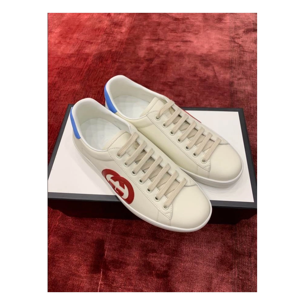 FashionStatement,GUCCI,IconicStyle,ItalianCraftsmanship,LuxuryFootwear,SNEAKER