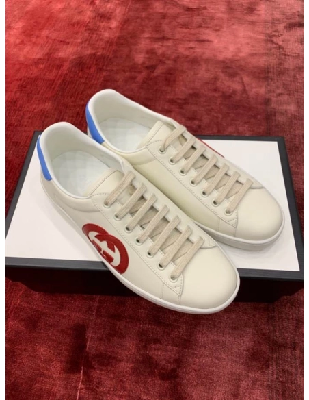 FashionStatement,GUCCI,IconicStyle,ItalianCraftsmanship,LuxuryFootwear,SNEAKER