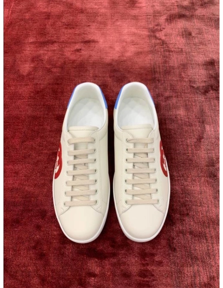 FashionStatement,GUCCI,IconicStyle,ItalianCraftsmanship,LuxuryFootwear,SNEAKER