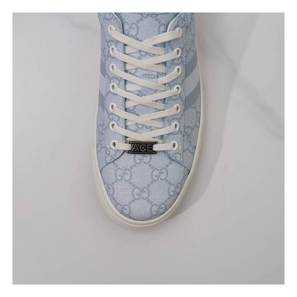 FashionStatement,GUCCI,IconicStyle,ItalianCraftsmanship,LuxuryFootwear,SNEAKER