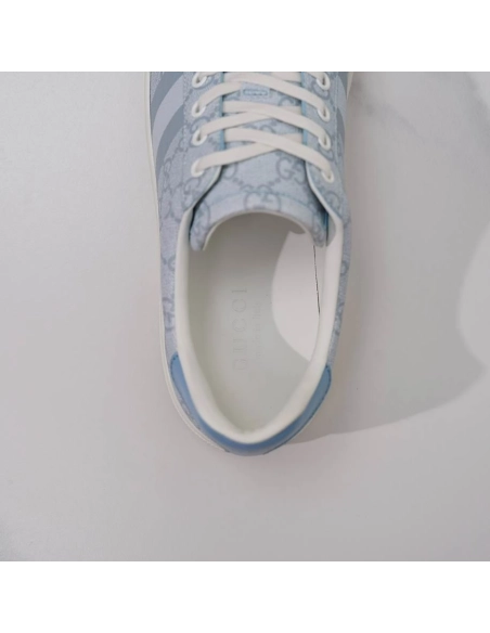 FashionStatement,GUCCI,IconicStyle,ItalianCraftsmanship,LuxuryFootwear,SNEAKER