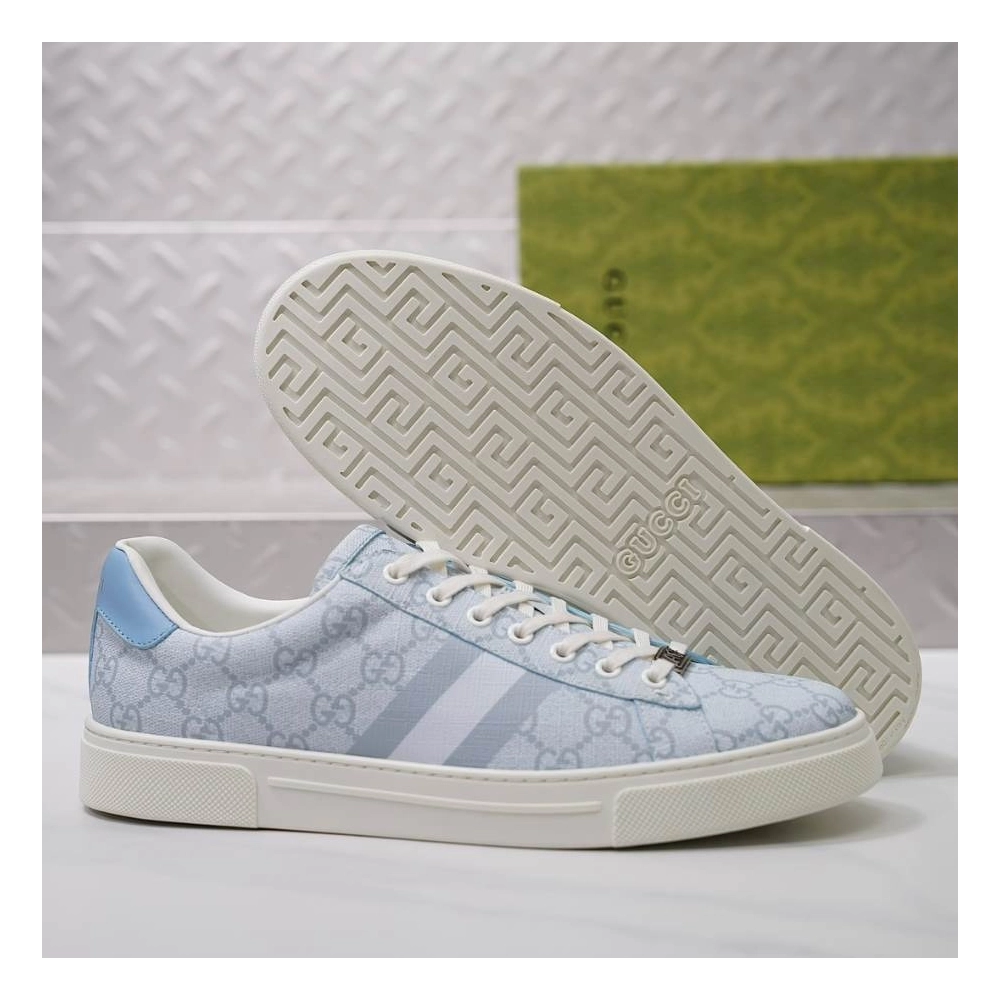 FashionStatement,GUCCI,IconicStyle,ItalianCraftsmanship,LuxuryFootwear,SNEAKER