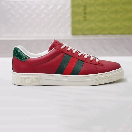 FashionStatement,GUCCI,IconicStyle,ItalianCraftsmanship,LuxuryFootwear,SNEAKER