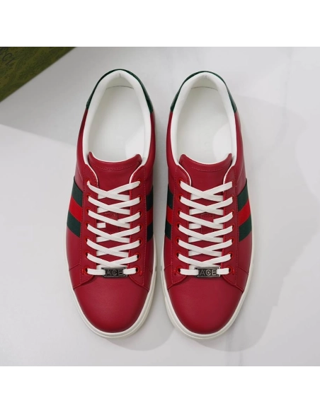 FashionStatement,GUCCI,IconicStyle,ItalianCraftsmanship,LuxuryFootwear,SNEAKER