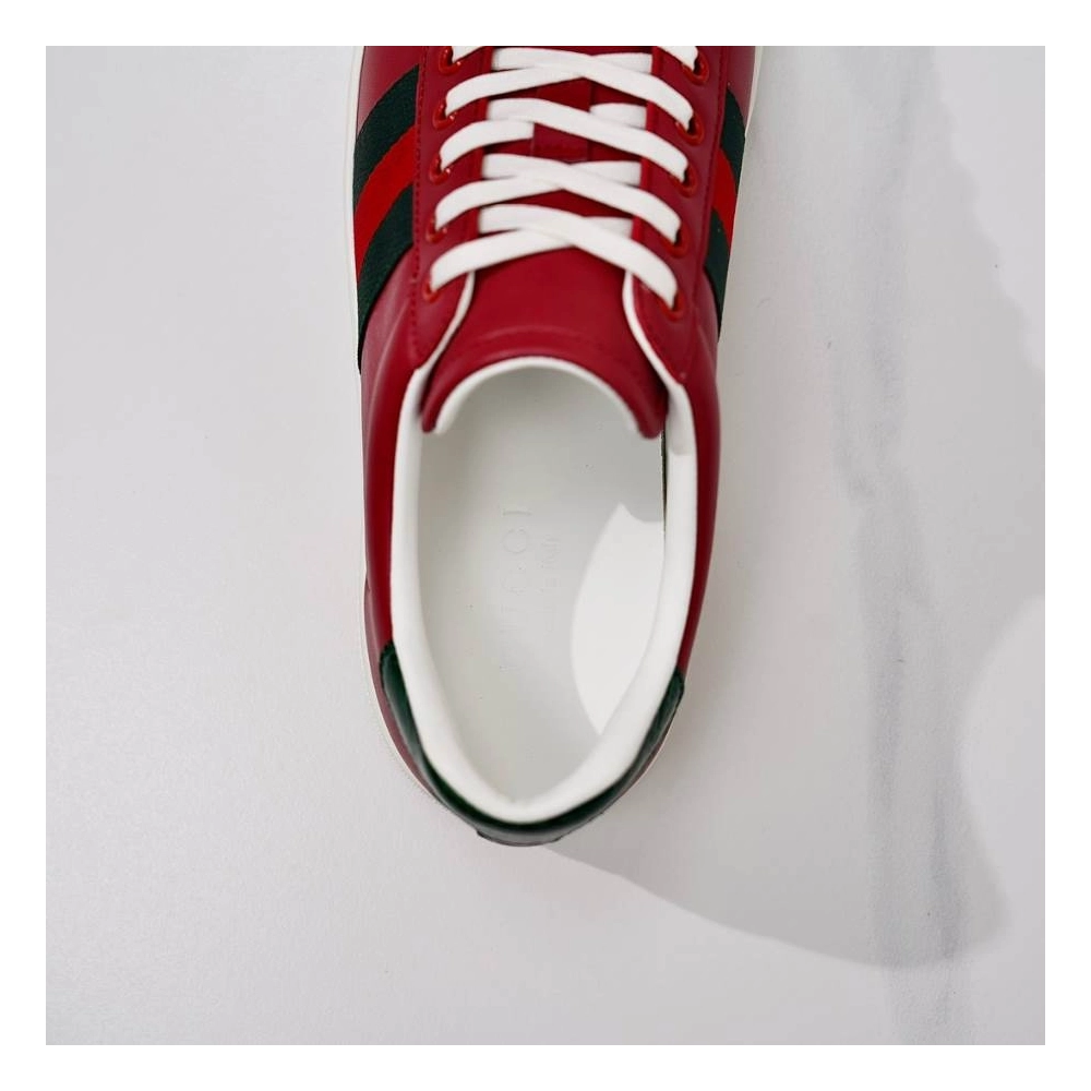 FashionStatement,GUCCI,IconicStyle,ItalianCraftsmanship,LuxuryFootwear,SNEAKER