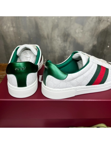 FashionStatement,GUCCI,IconicStyle,ItalianCraftsmanship,LuxuryFootwear,SNEAKER