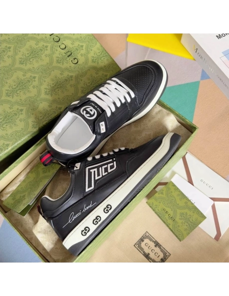 FashionStatement,GUCCI,IconicStyle,ItalianCraftsmanship,LuxuryFootwear,SNEAKER